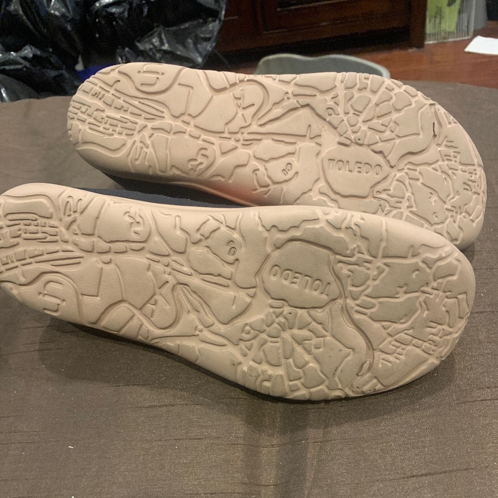 Uno Toledo l slip ons  “pray for goodness” - Picture 6 of 8
